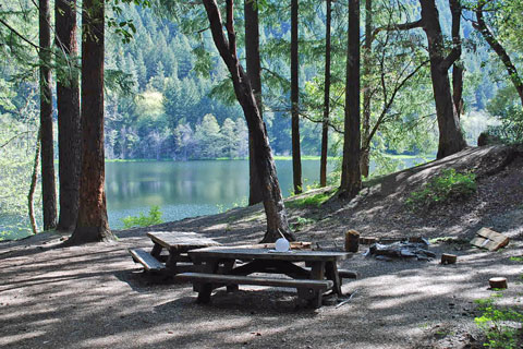 Squaw Lakes Campground, Rogue River - Siskiyou National Forest, Oregon