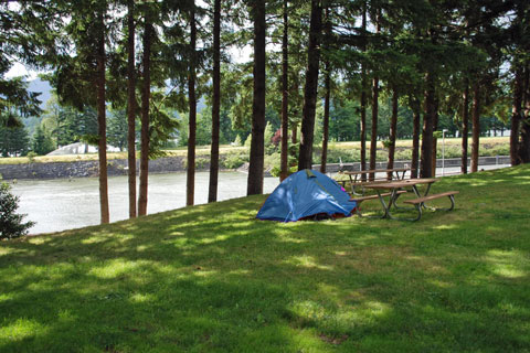 Cascade Locks Marine Park Campground,Columbia River Gorge, Oregon